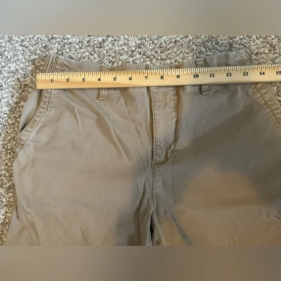 Old Navy Chino Shorts - Picture 4 of 4